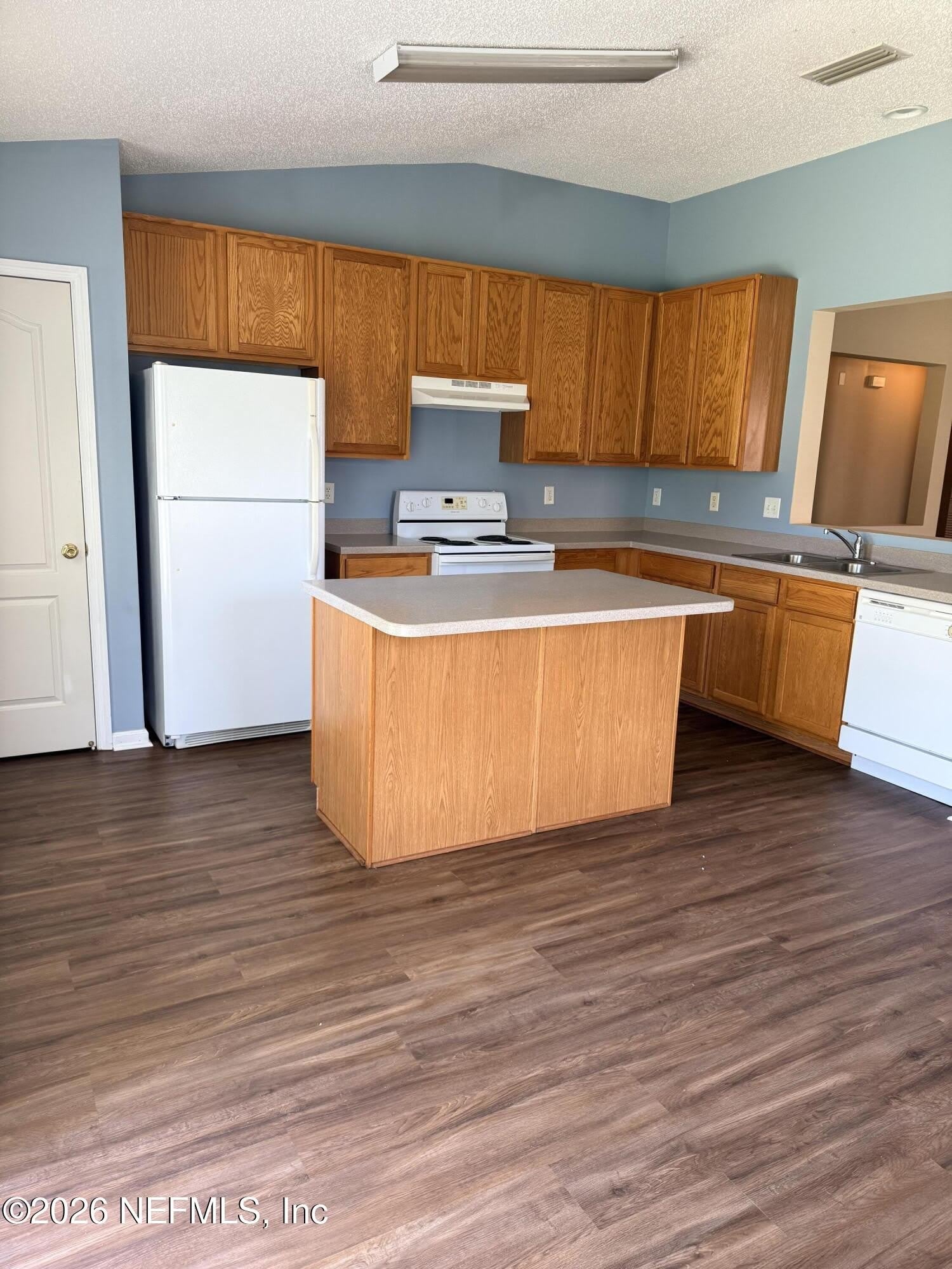 1432 HEATHER Court – photo 5