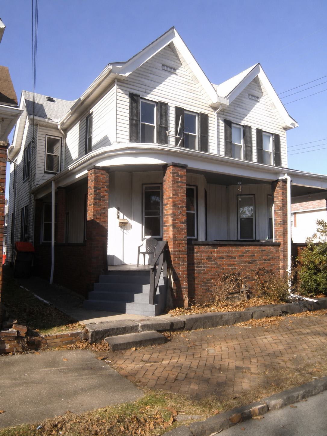 1525 3rd Avenue – photo 1