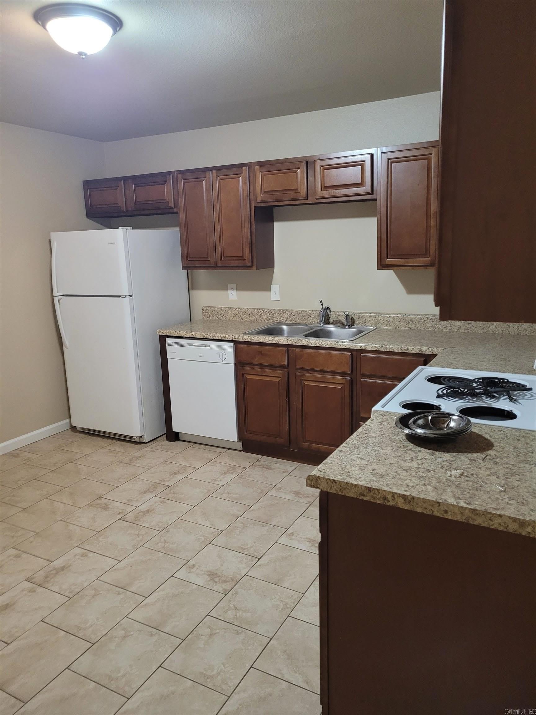 1100 Appianway A – photo 1