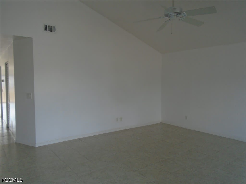 1228 SW Trafalgar Parkway – photo 3