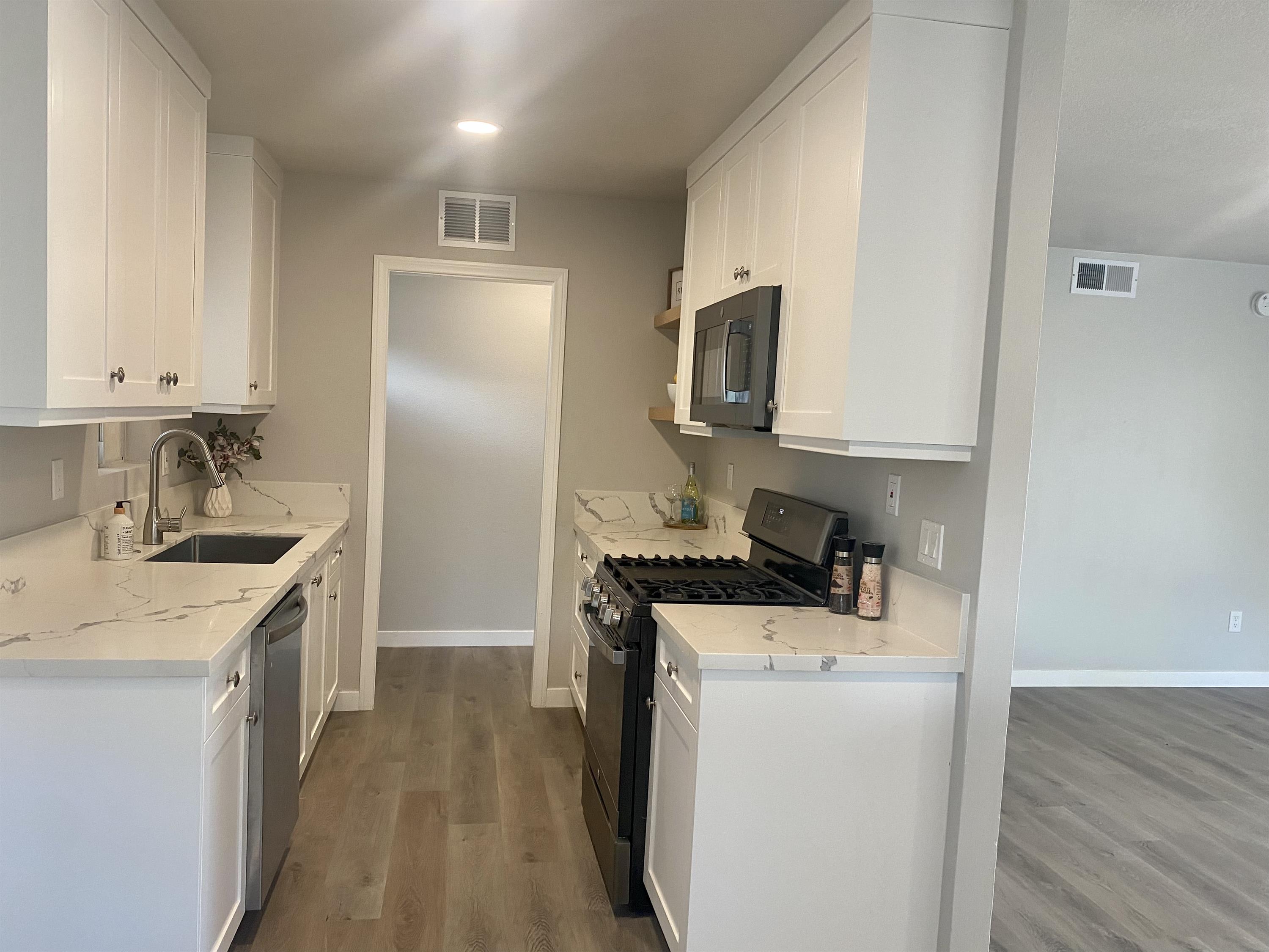 8821 Greenbrook Way – photo 5