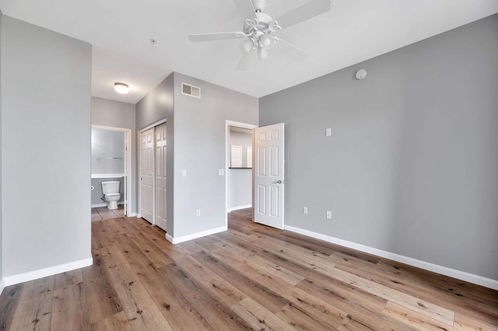 Upscale Condo In Highly Desirable Edge At Grayhawk Available Now – photo 3