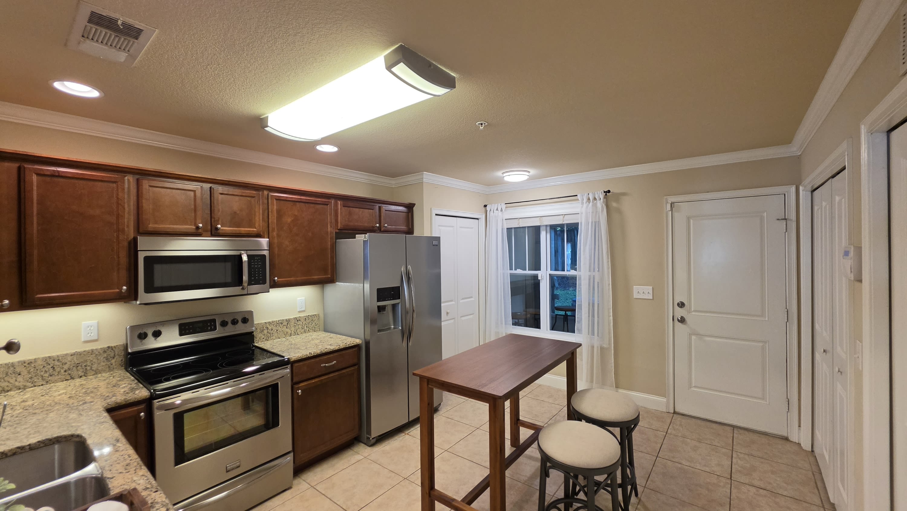 4639 Southwest 48th Drive – photo 3