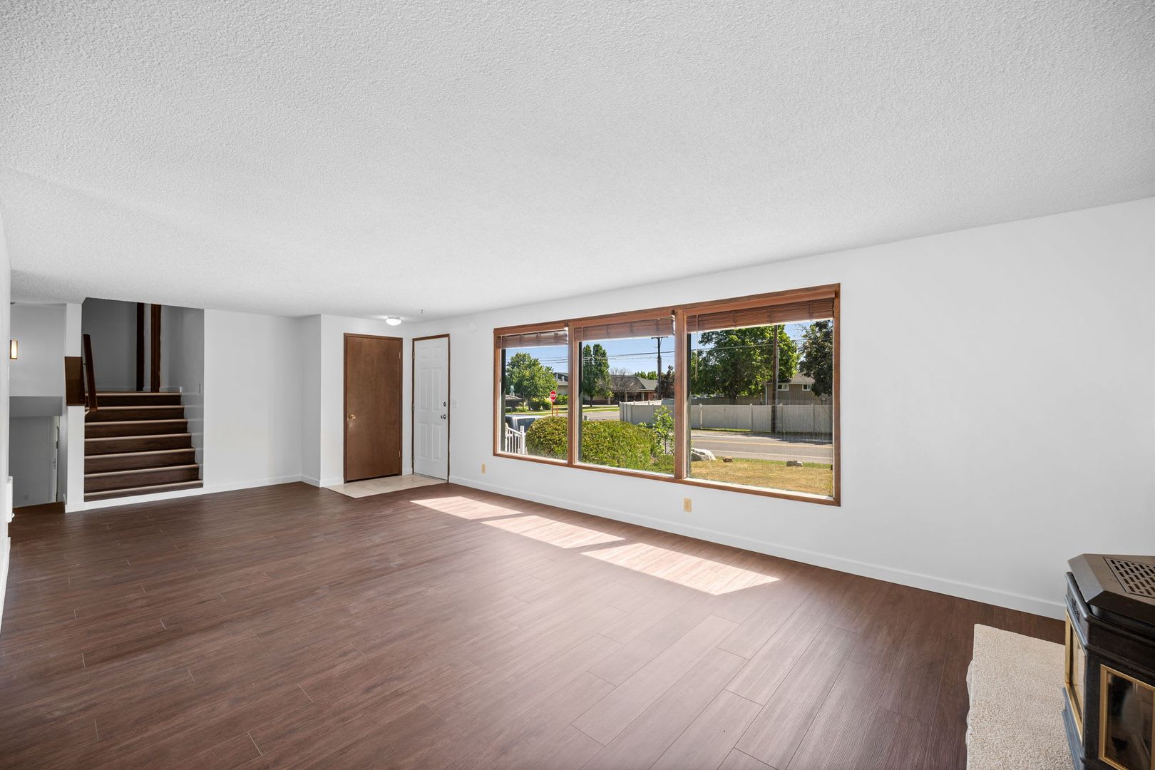 Spacious 3BR + Bonus Tri-Level in Spokane Valley – photo 4