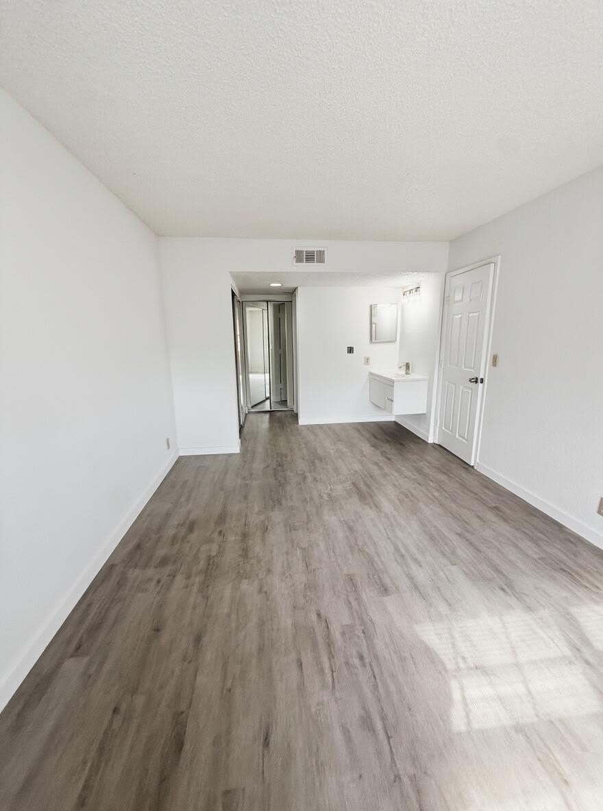 1516 SE Royal Green Circle – photo 5
