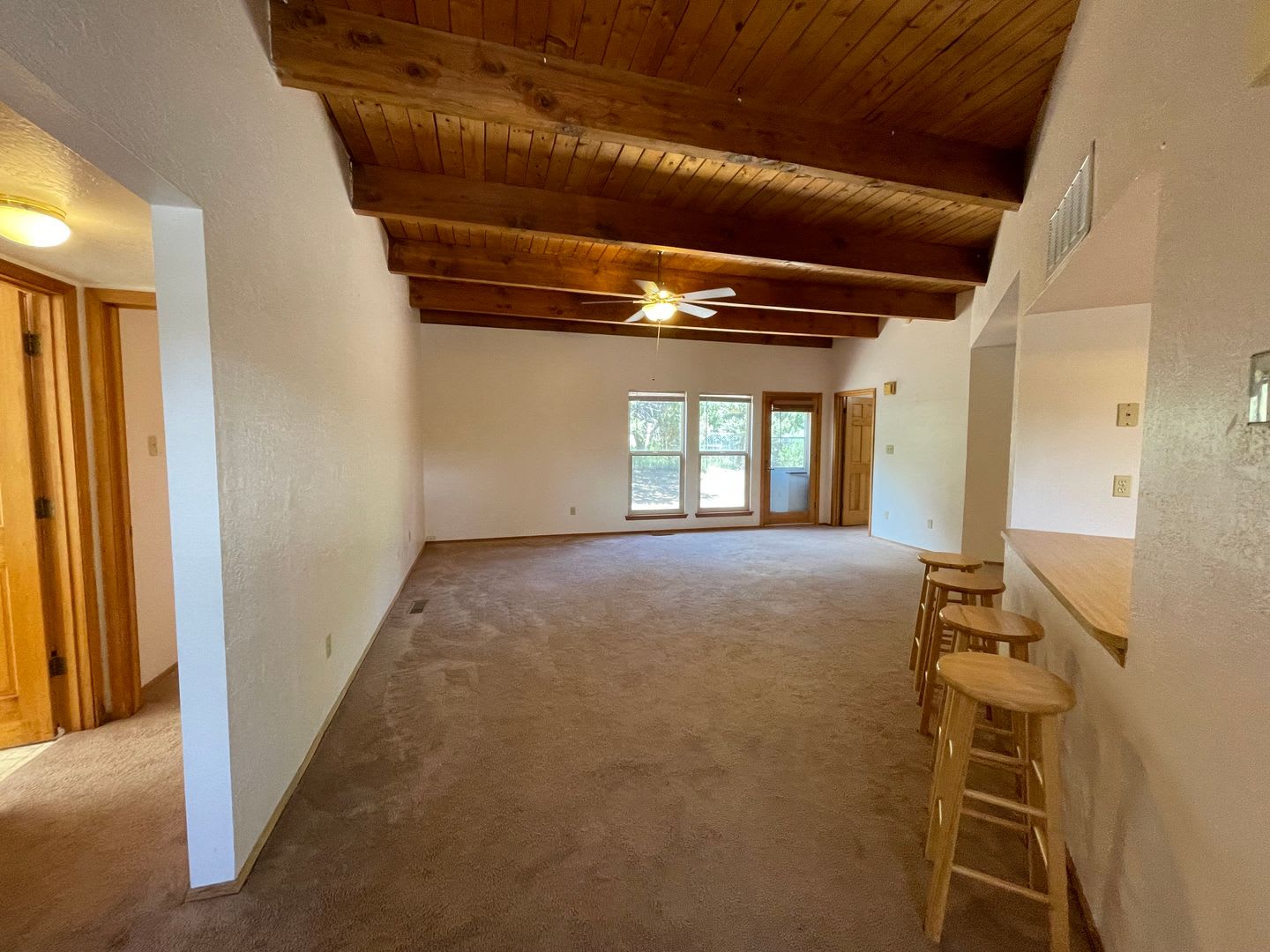 Quiet Garver Lane Home In White Rock – photo 2