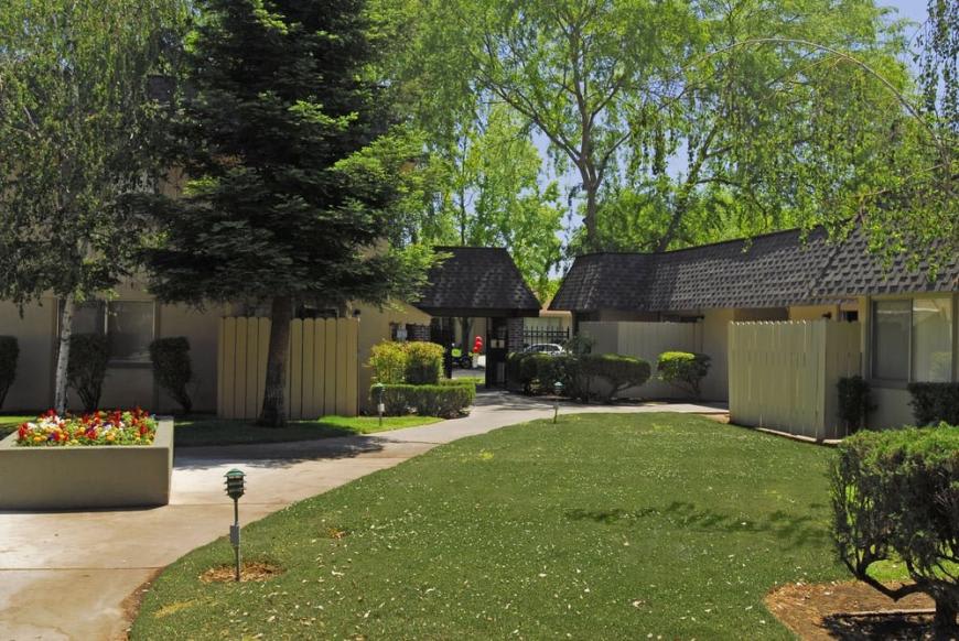 Inglewood Oaks – photo 2