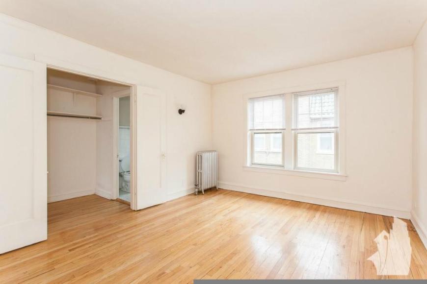 2112 West Ainslie Street – photo 1