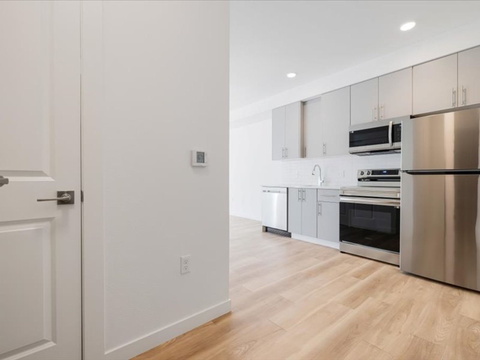 Hermoso View Apartments – photo 5