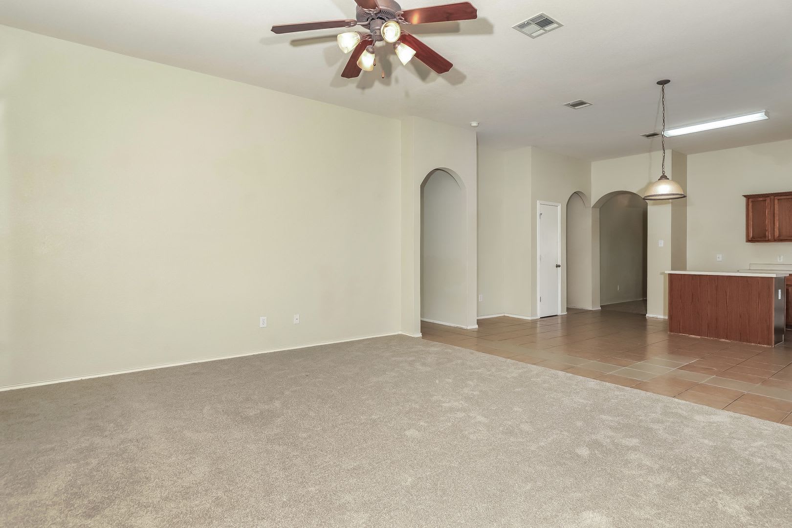 Amazing home ready to move in! – photo 2