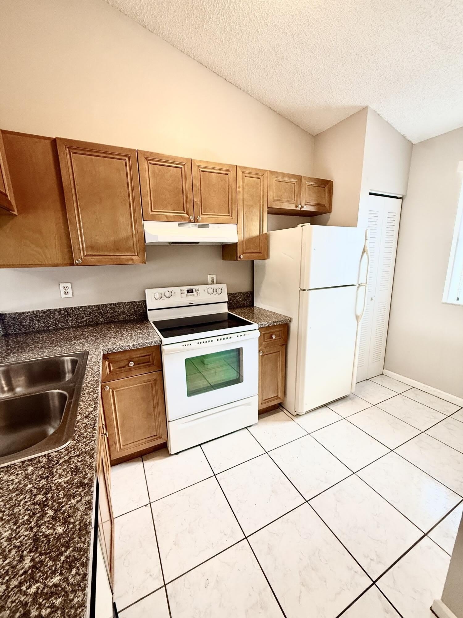 11632 Nw 23Rd Court – photo 1