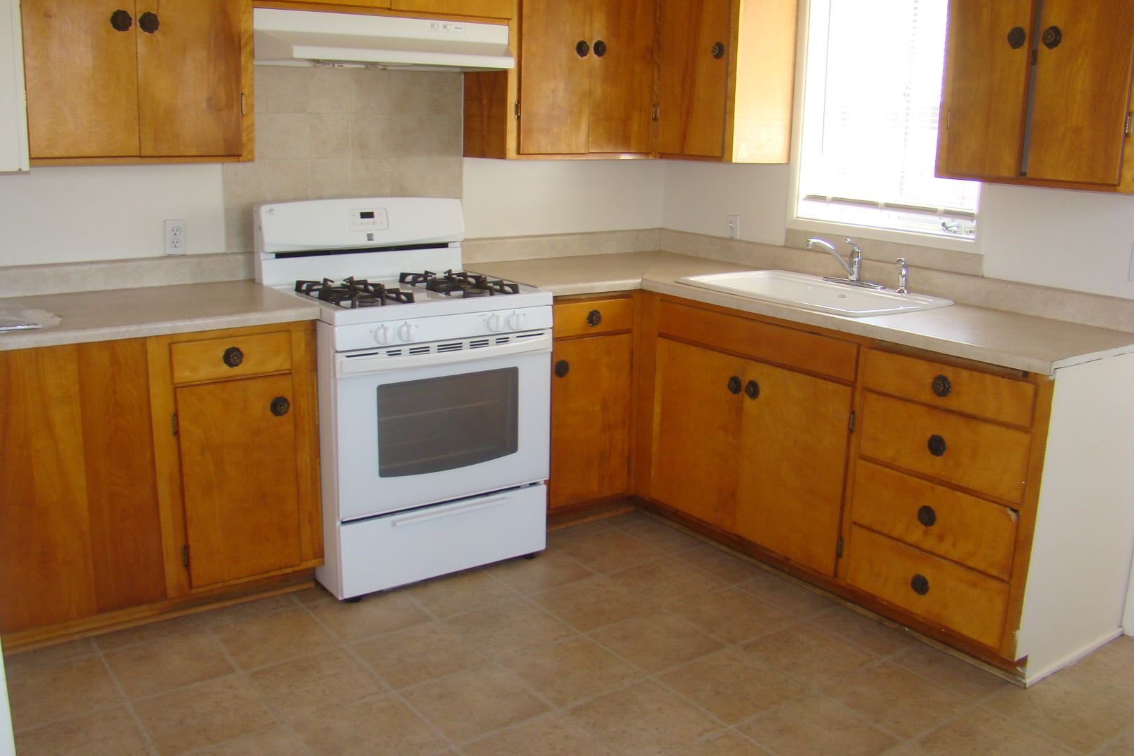 Southside cutie, 2bd/1ba available now! – photo 2