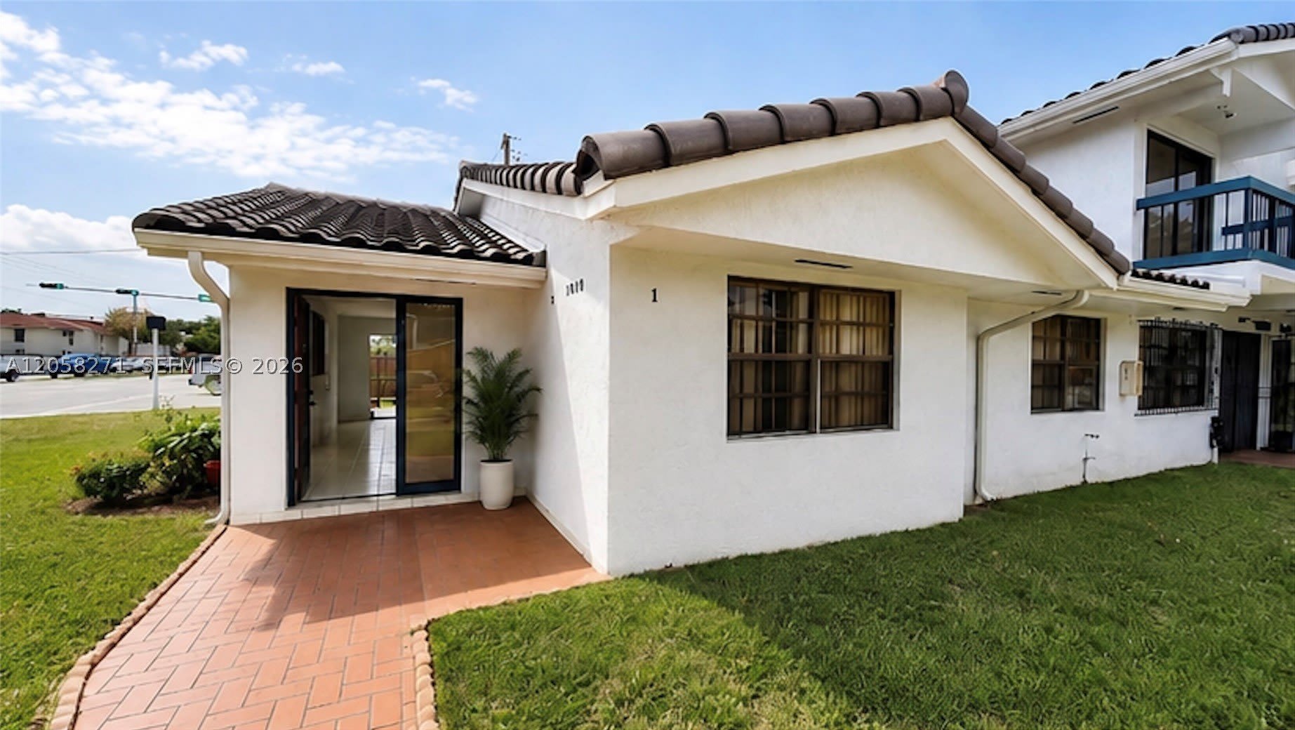 10900 NW 7th St – photo 2