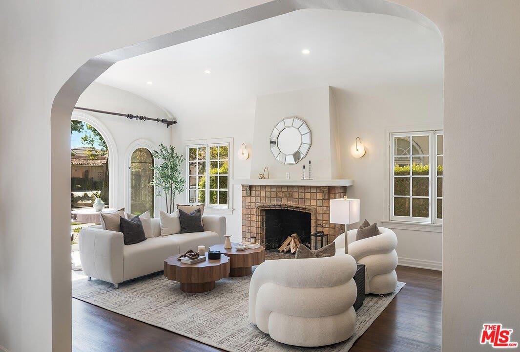 121 S Poinsettia Pl – photo 5