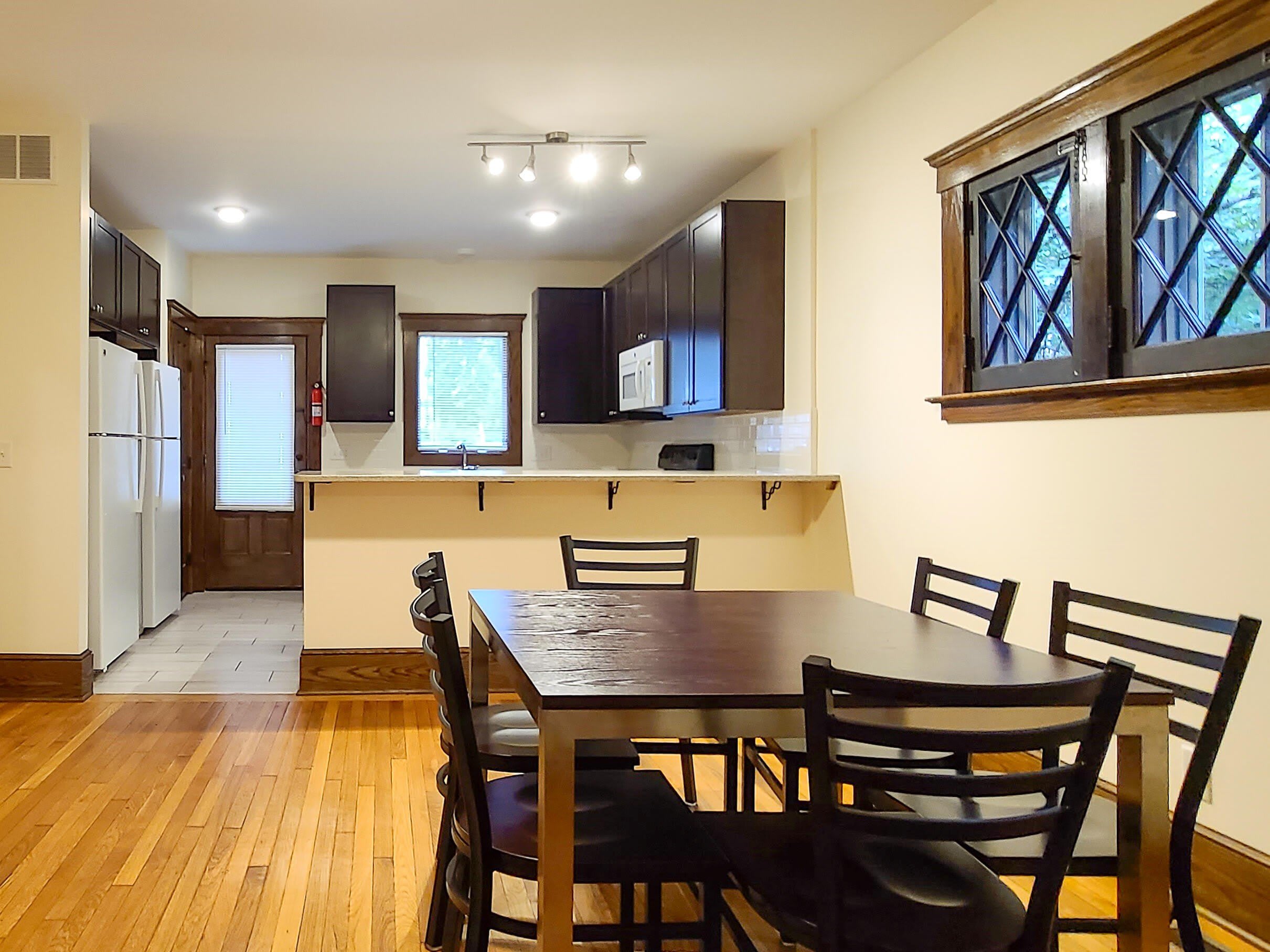 1319 Forest Court – photo 4