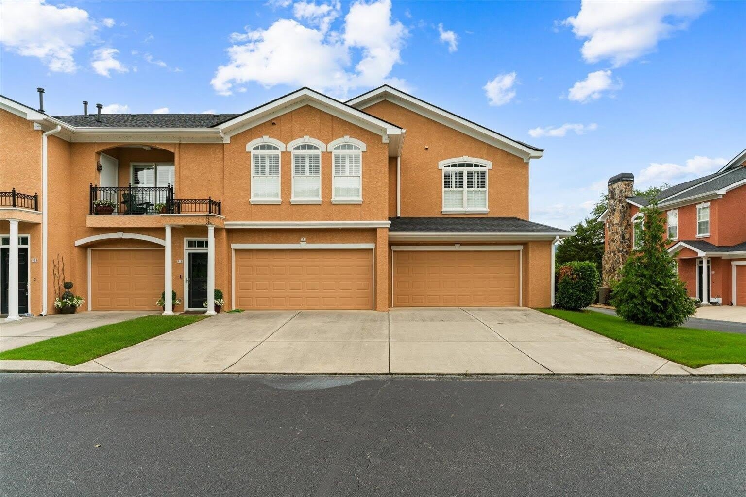 901 Renaissance Court – photo 2