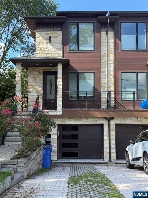 45 Columbus Drive – photo 1