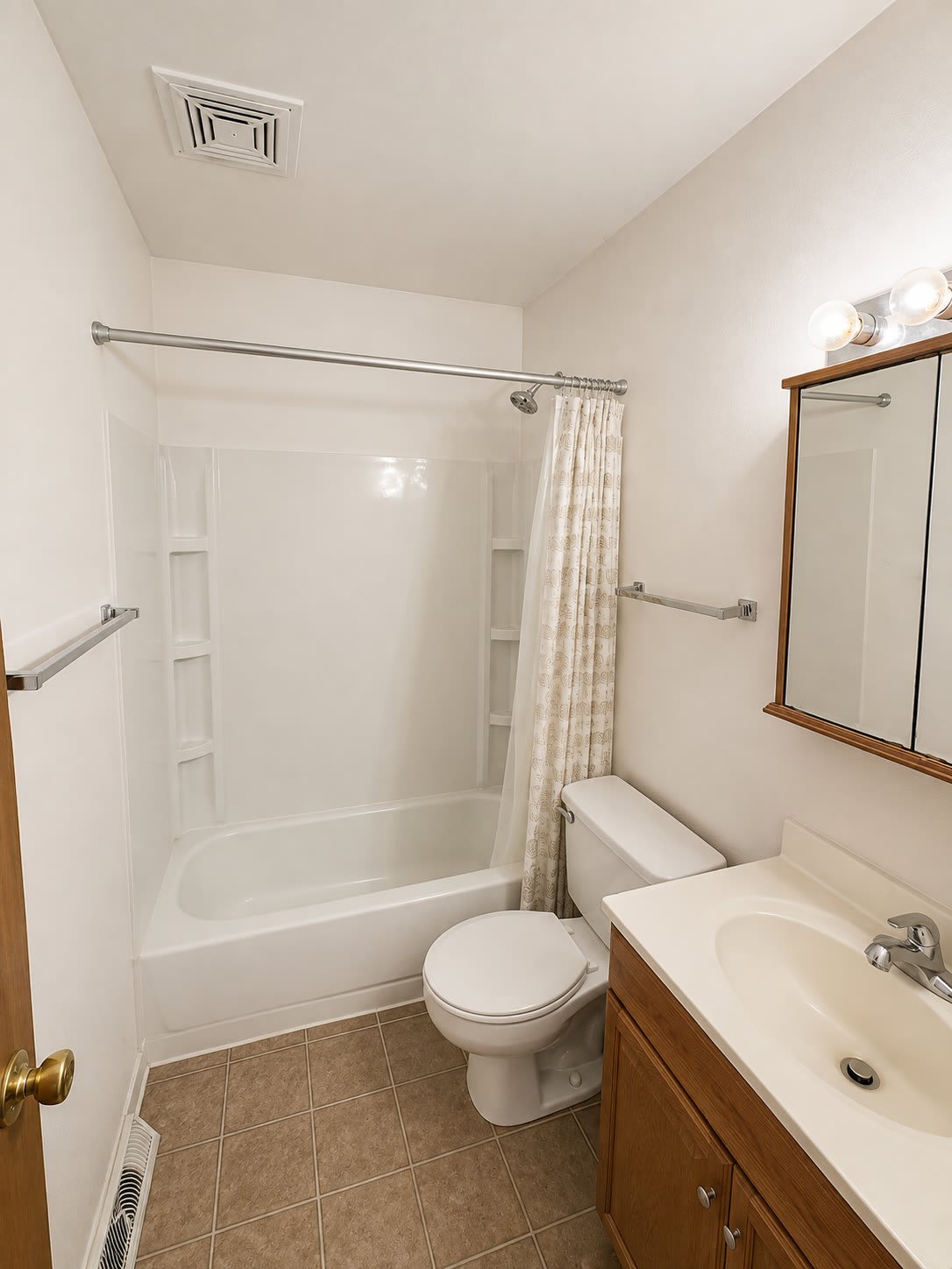 2118 Melrose Drive – photo 3