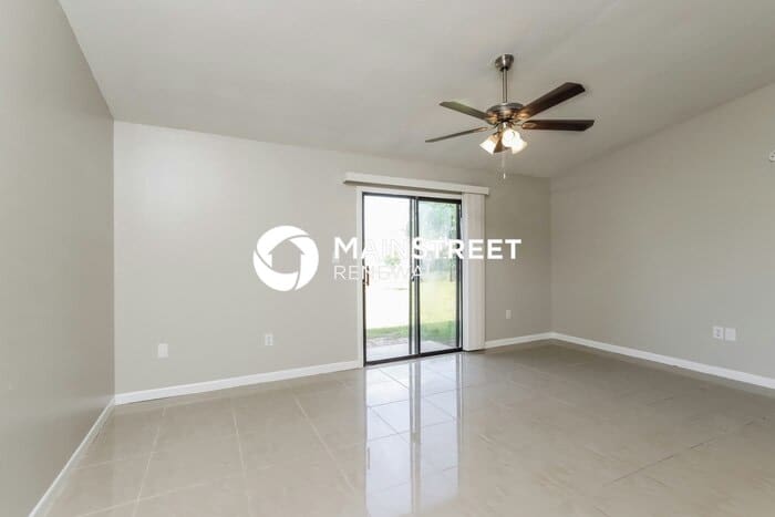647 Pampas Street Northwest – photo 3