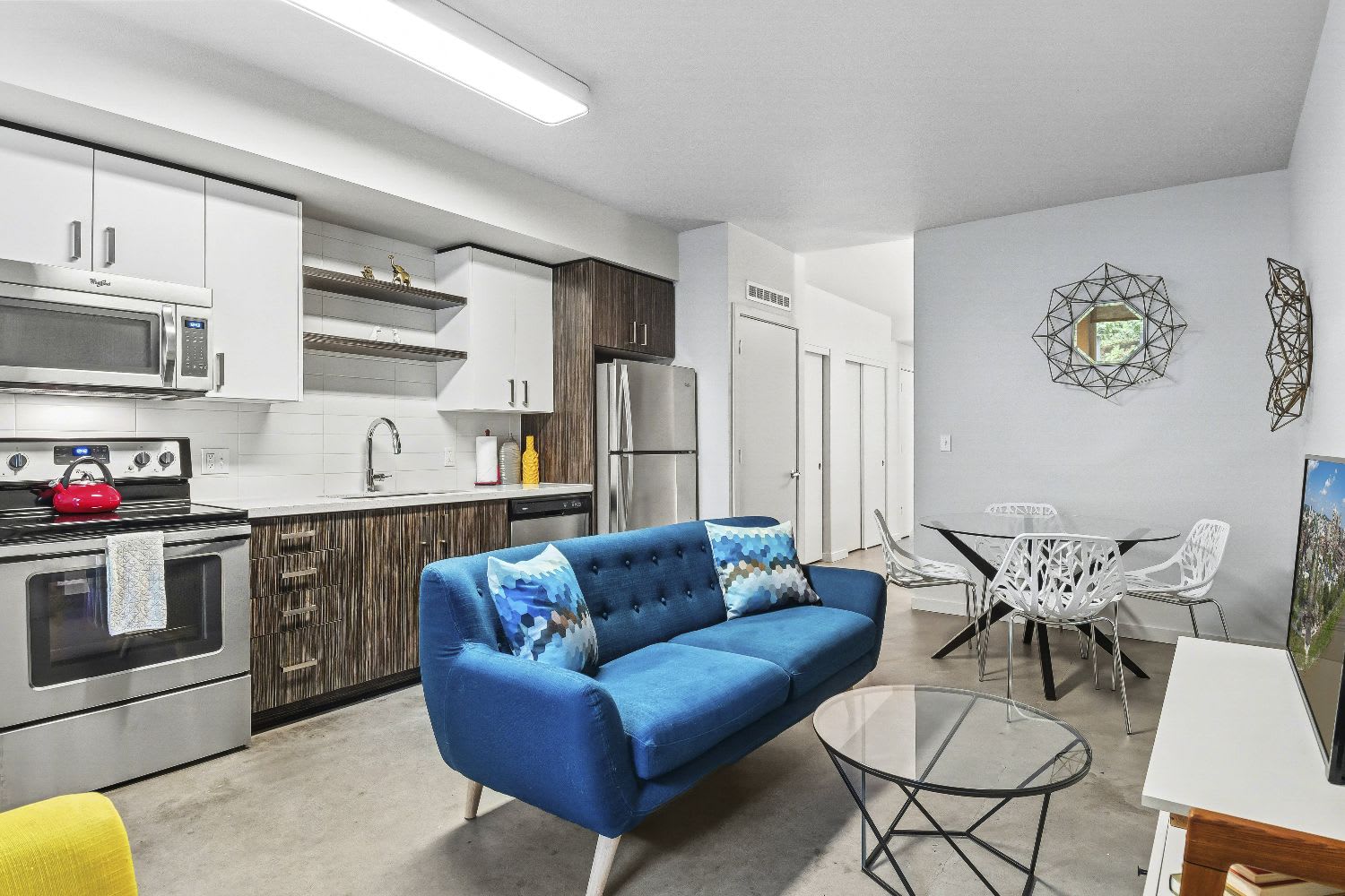 Woodlake Apartments – photo 3