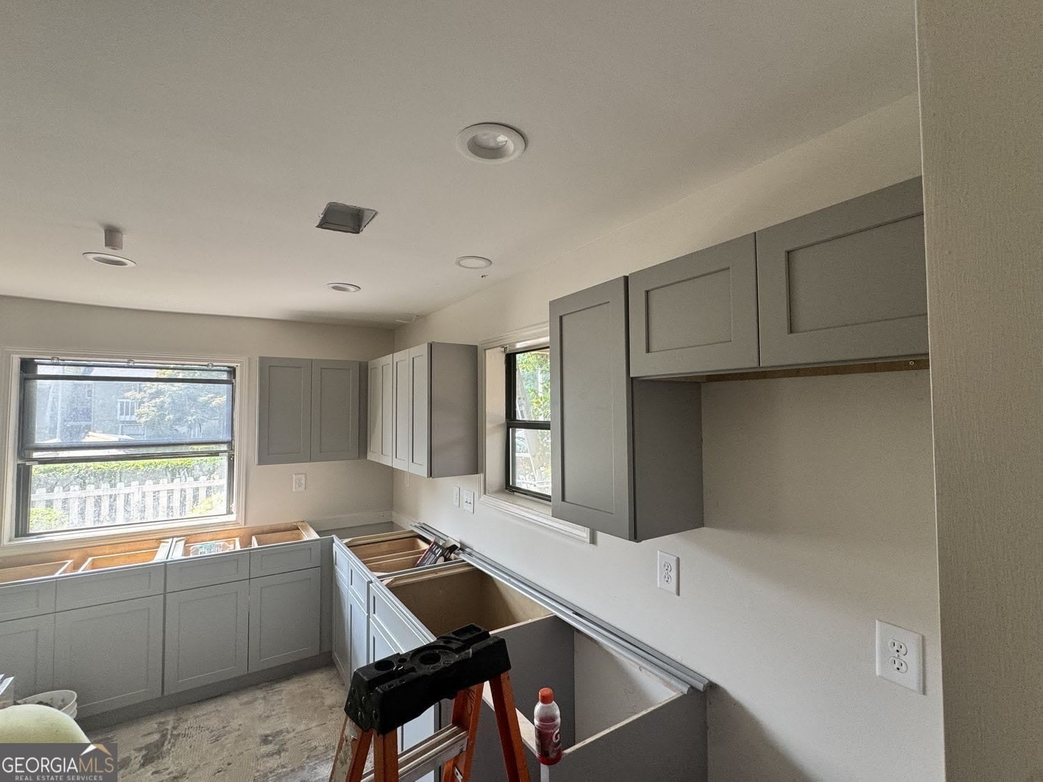 732 Hanover Lane SE – photo 2
