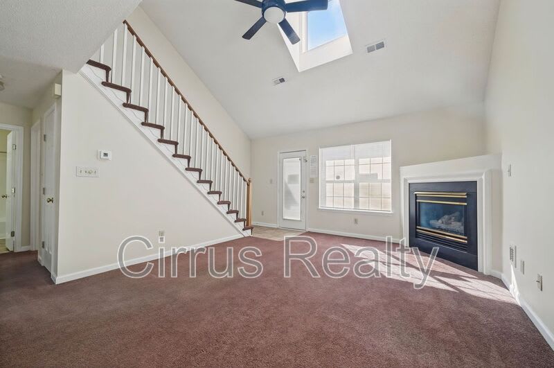 381 Westview Dr – photo 5