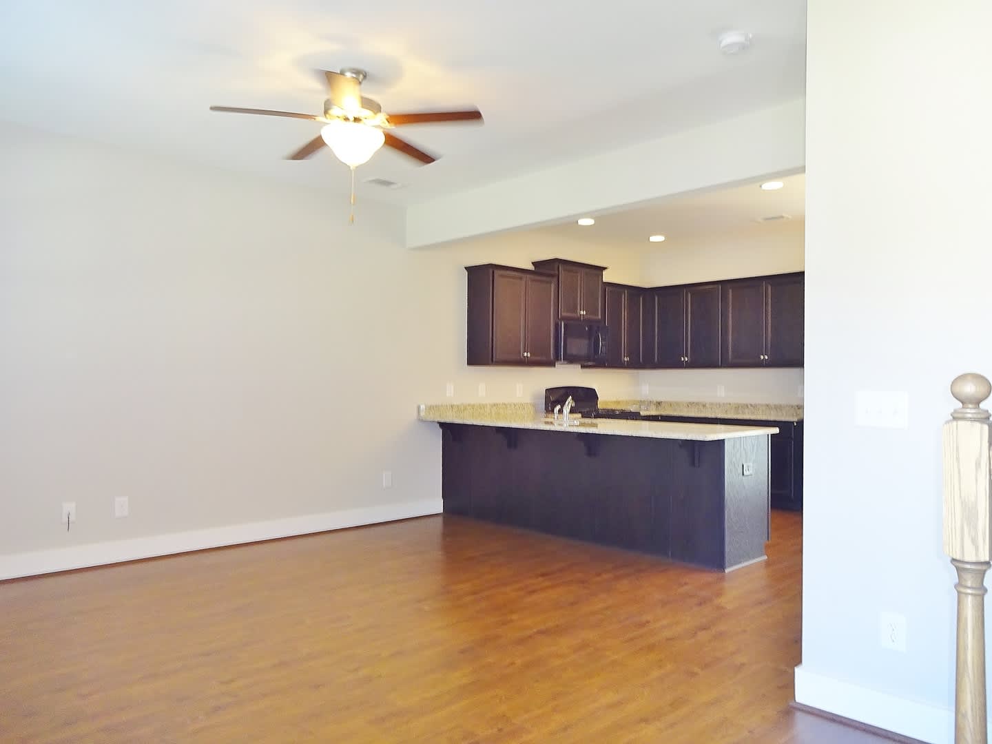 Town Home for Rent in Chelsea! COMING SOON! – photo 2