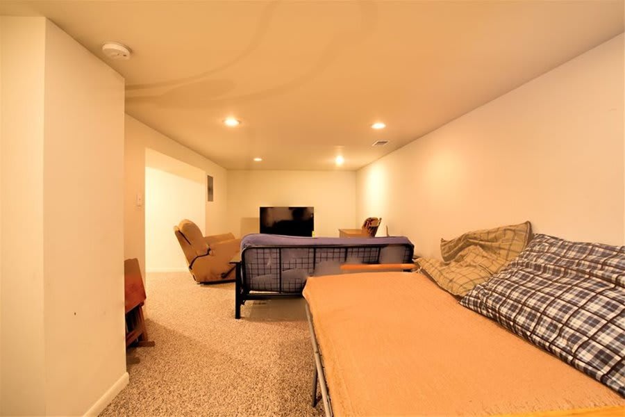 429 Lakeshore Drive South – photo 4