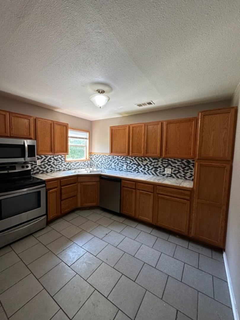 1541 Westmoreland – photo 4