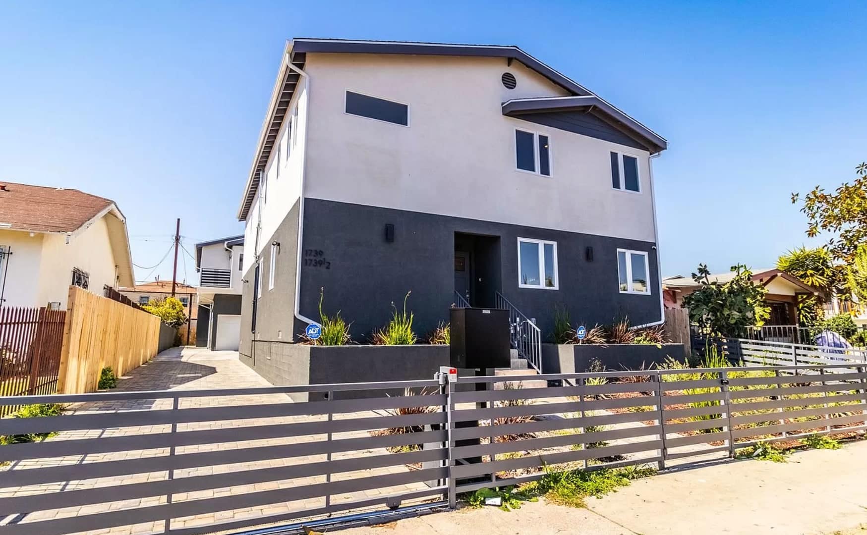 1737 S Longwood Ave – photo 2