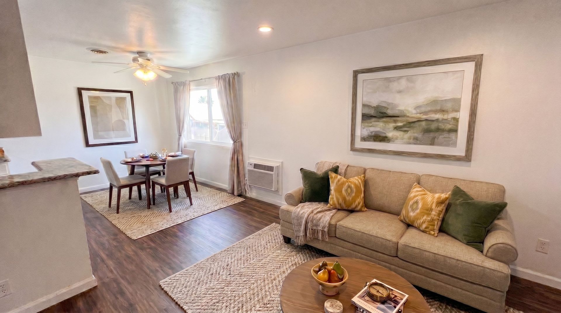 10822 Victory Boulevard – photo 3