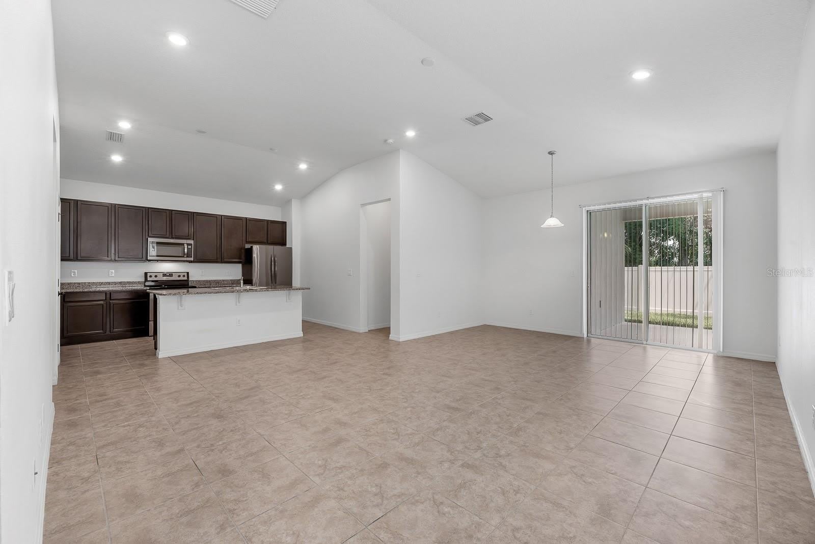 7608 SUNSHINE BRIDGE Avenue – photo 4