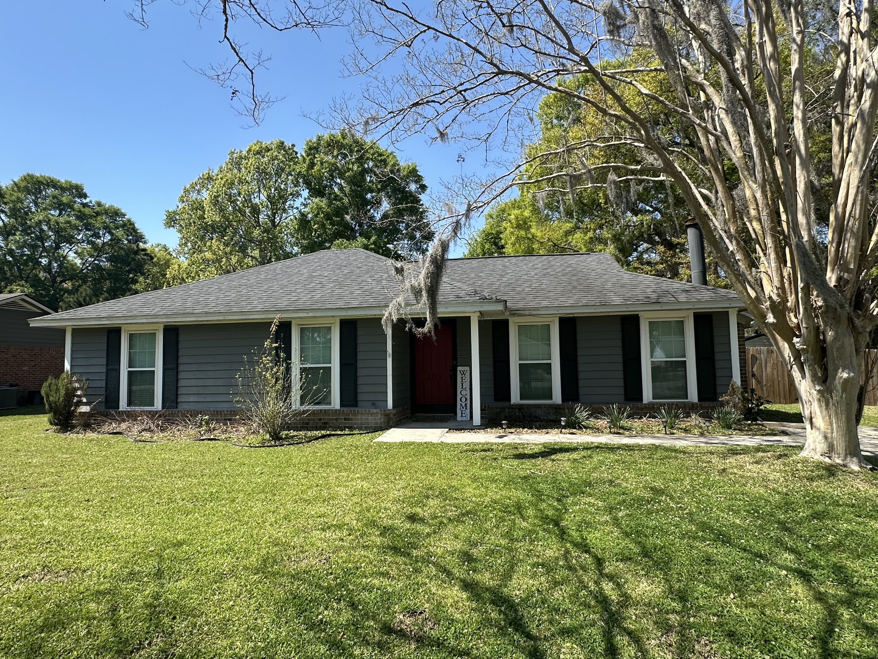 209 Brighton Woods Drive – photo 1