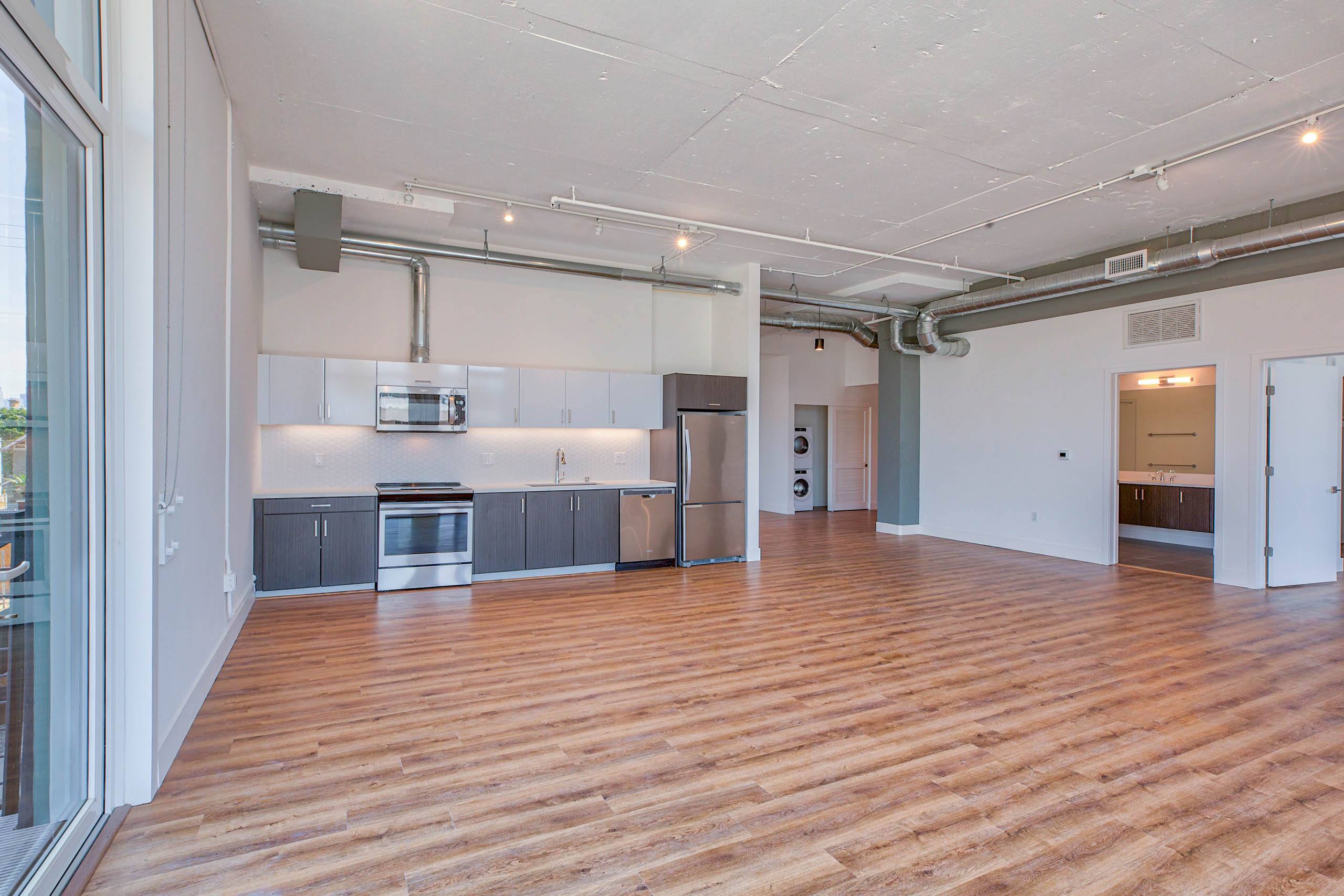 2231 South Western Avenue – photo 3