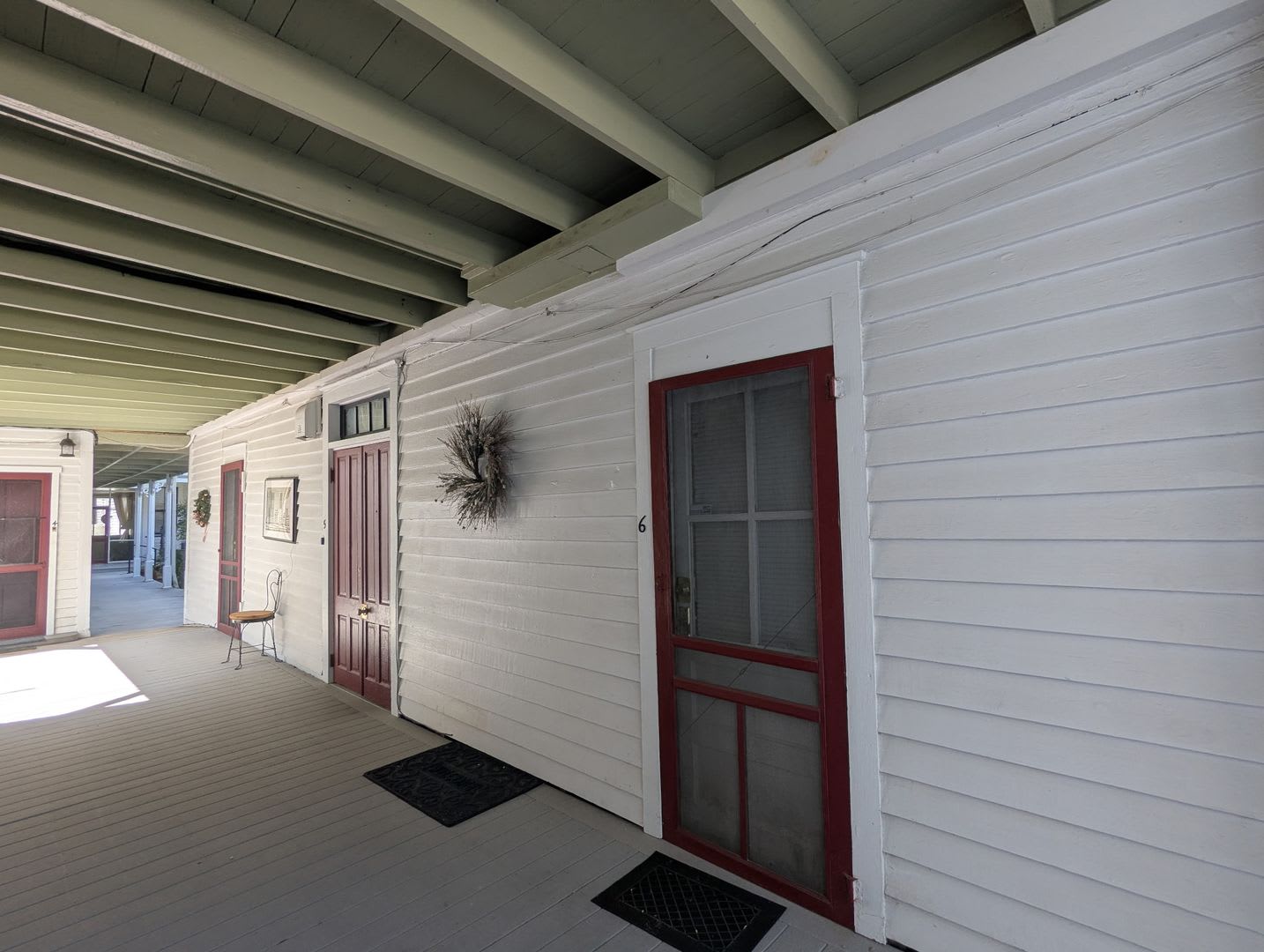 Historic 1 Bedroom/ 1 Bathroom Apartment in Downtown Hawthorne – Live in a Piece of Florida History! – photo 5