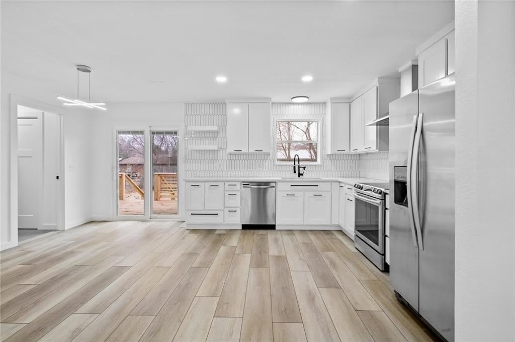 2205 Douglas Street – photo 4