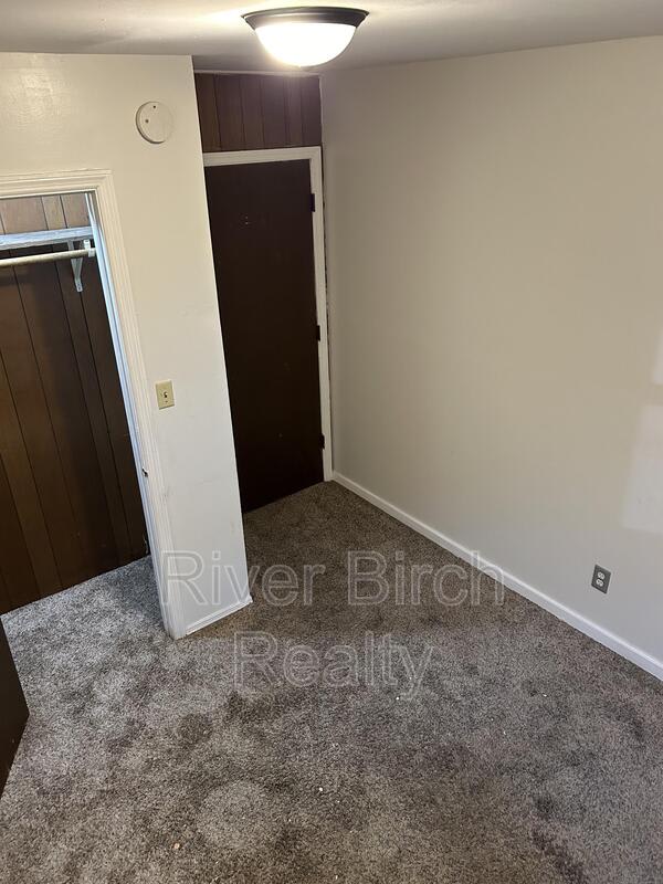 1006 South College Street – photo 3