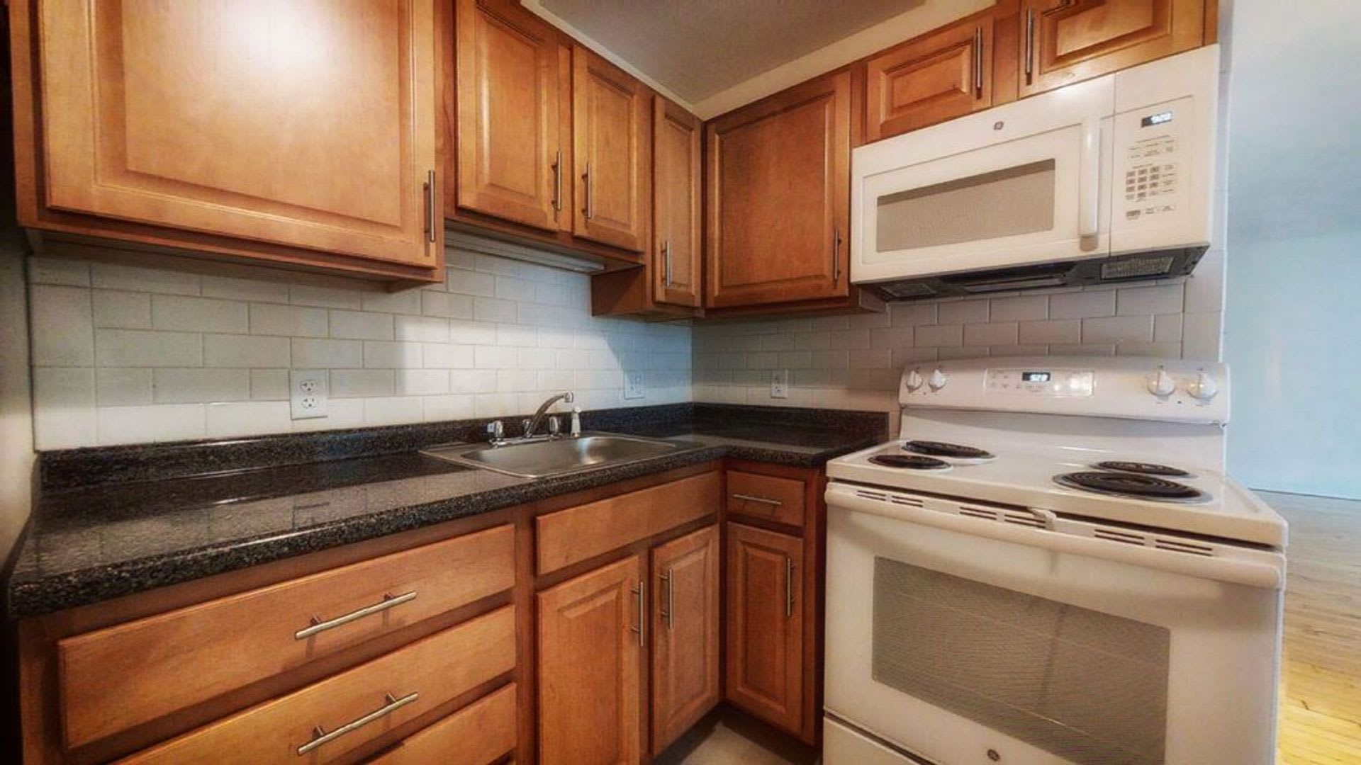 ONE Bedroom – photo 2