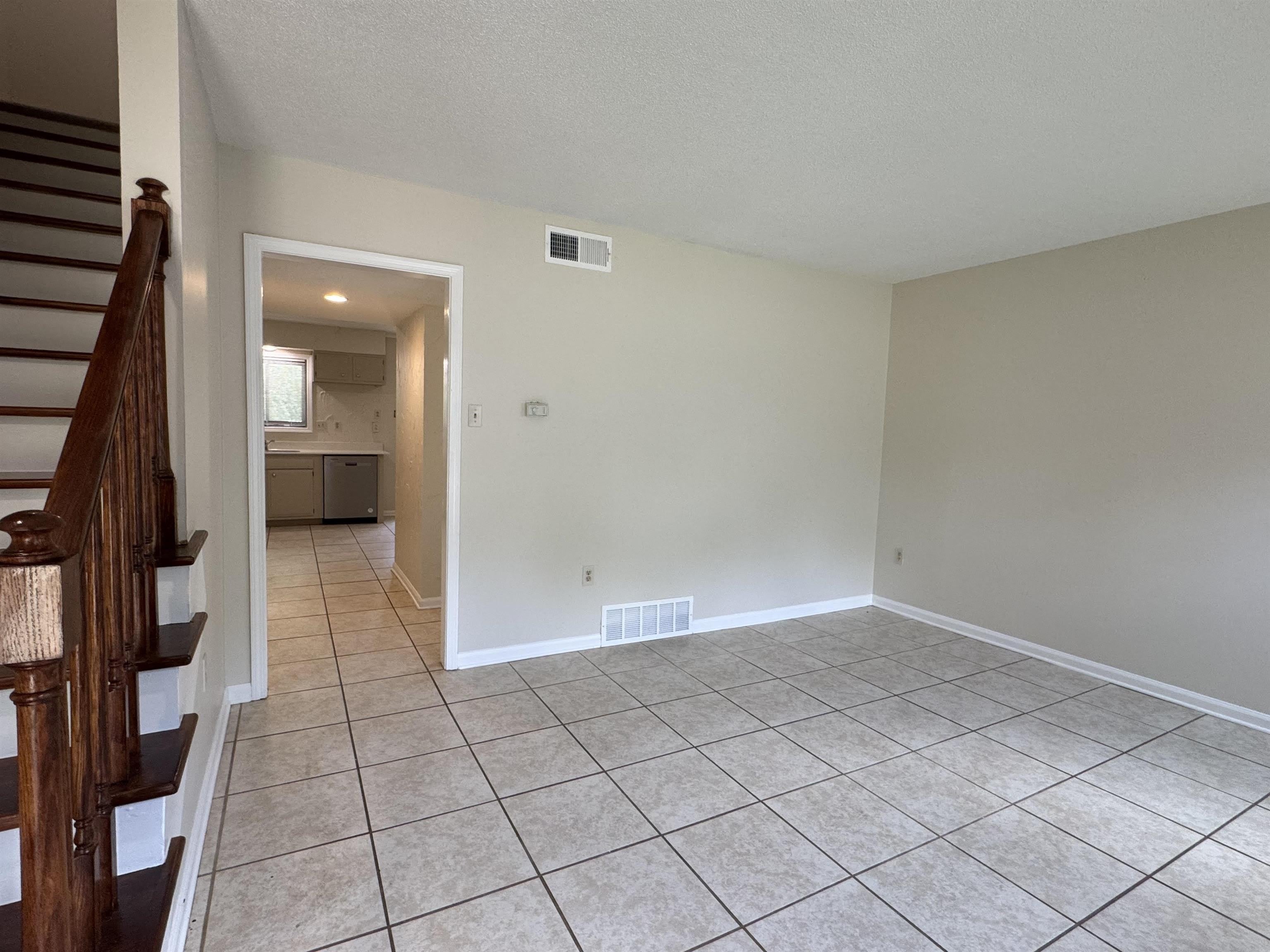 5659 Hinton Pl – photo 2