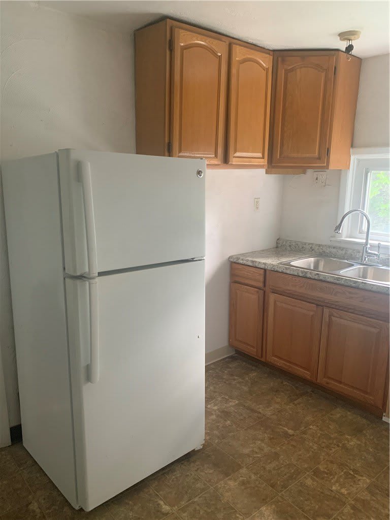 310 Knox St – photo 3