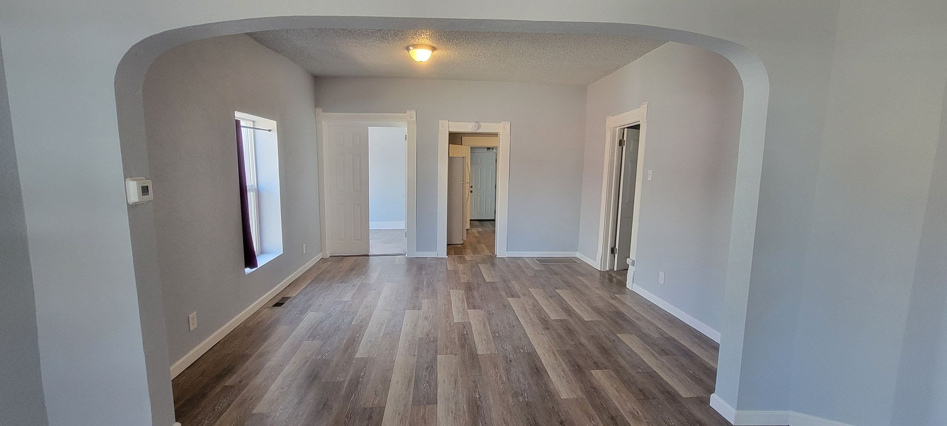 2+ Bedroom home Near Downtown! – photo 4
