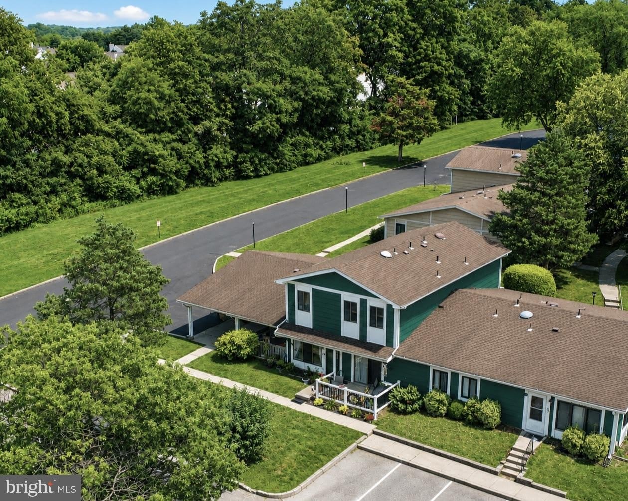 64 WOODWAY Drive – photo 2