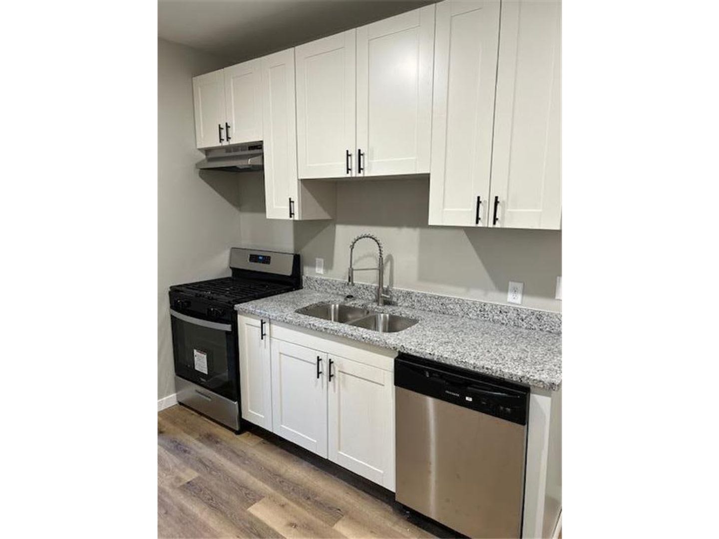 1023 17th Ave SE – photo 1