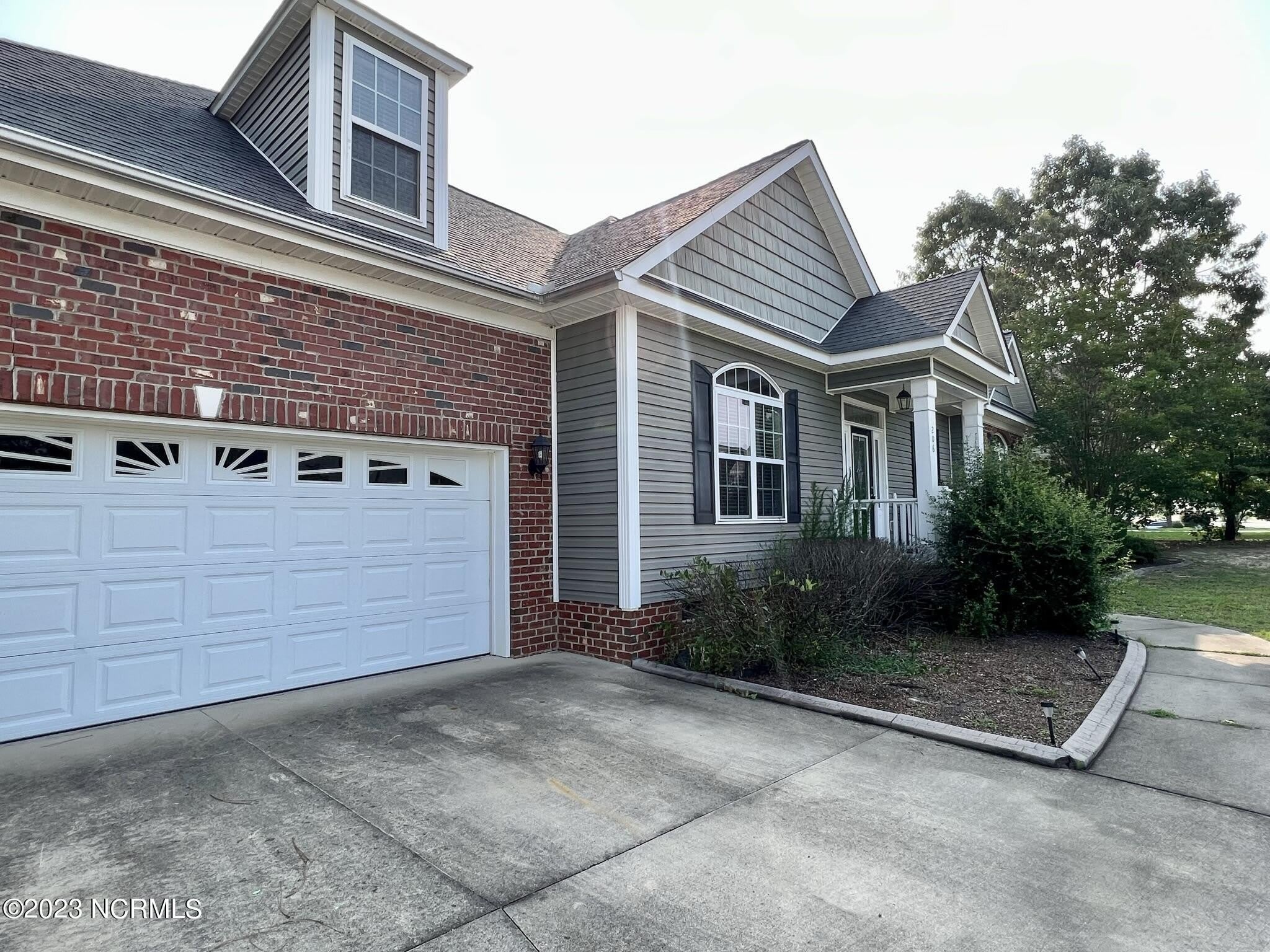 206 Sandy Springs Road – photo 4