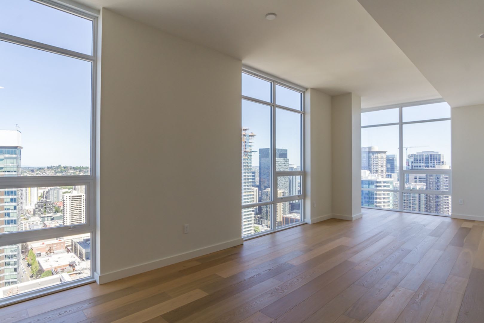2Bd 2Ba Seattle Condo – photo 3