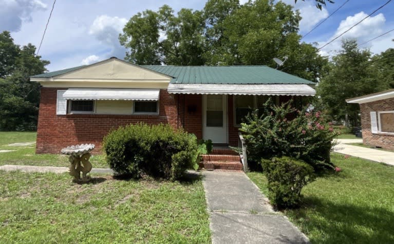 907 Strawberry Street – photo 1