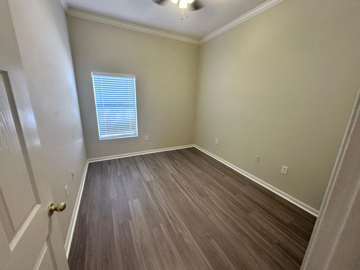 Enjoy First-Floor Living in a Peaceful Gated Jacksonville Community – photo 3