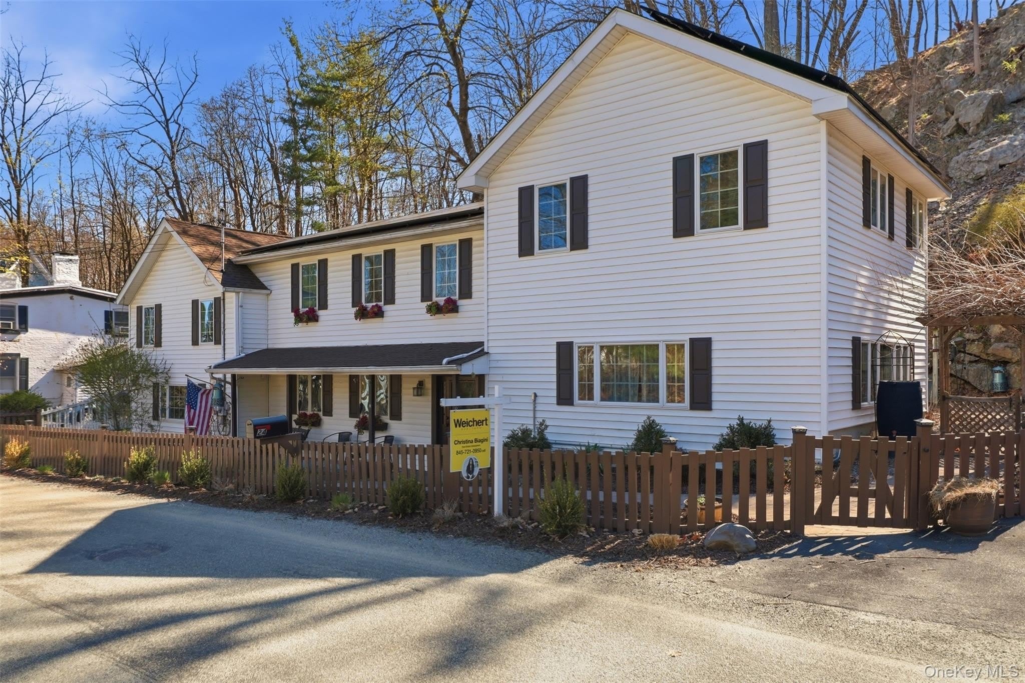 24 Mountain Road – photo 2