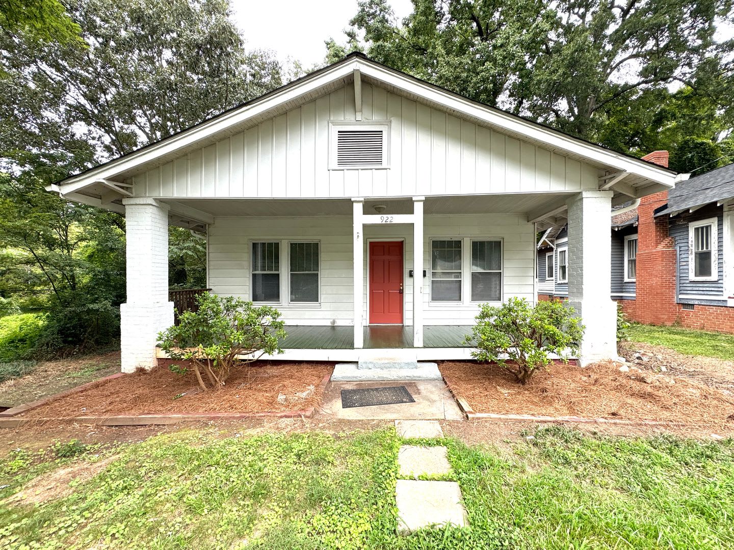 Remodeled 2BR convenient to UNCG-Lawn Service Included! – photo 1