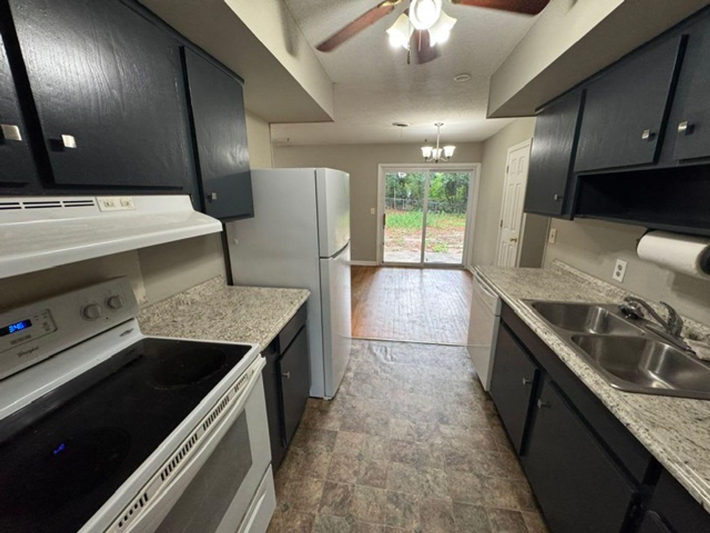 Charming 3 Bed 2 Bath Home with Hardwoods in Hammond Hills School District, North Augusta! – photo 3